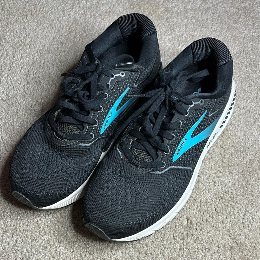 Brooks Black and Teal Running Sneakers